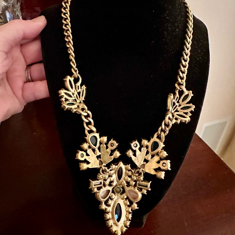 J Crew Black and Gold Statement Necklace VTG EUG - Picture 4 of 4